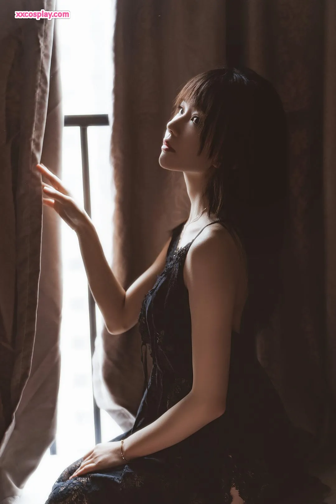 Sakuramoto Nya: Black Lace Seduction